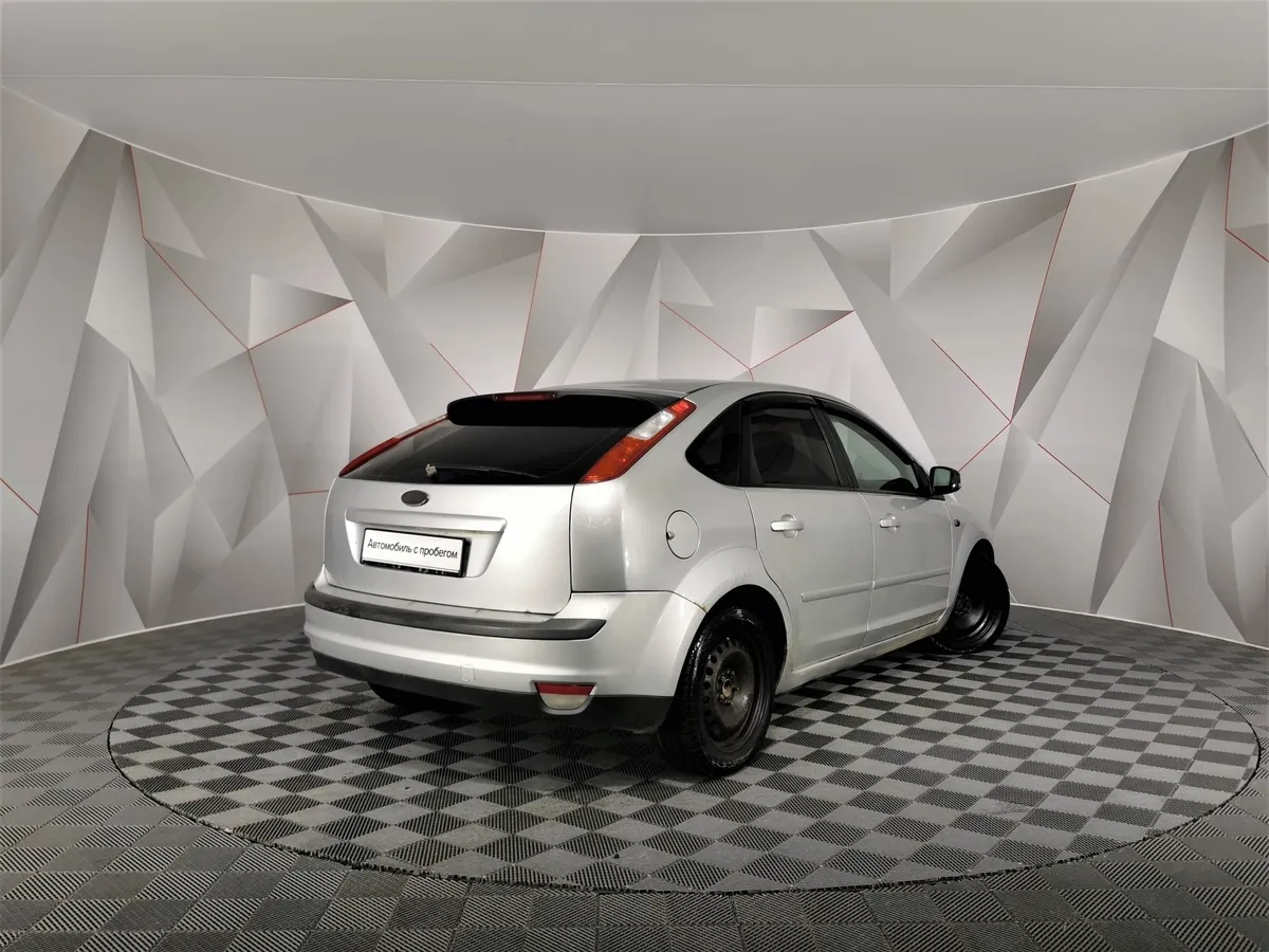 Ford Focus 1.8 MT (125 л.с.) Ghia Серебристый в АВИЛОН. Слайд №2