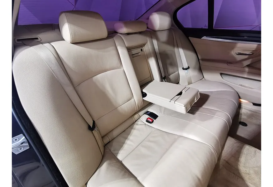 АВИЛОН - BMW 5 серия 528i xDrive Steptronic (245 л.с.) Серый - slide 6