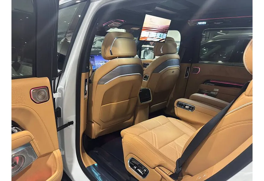 Zeekr 9X 2.0h AT 4WD (1177 л.с.) Ultra Черный в АВИЛОН. Слайд №10