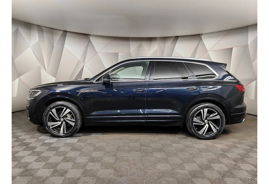 АВИЛОН - Volkswagen Touareg 3.0 V6 TDI Tiptronic 4Motion (249 л.с.) R-Line Черный - slide 2