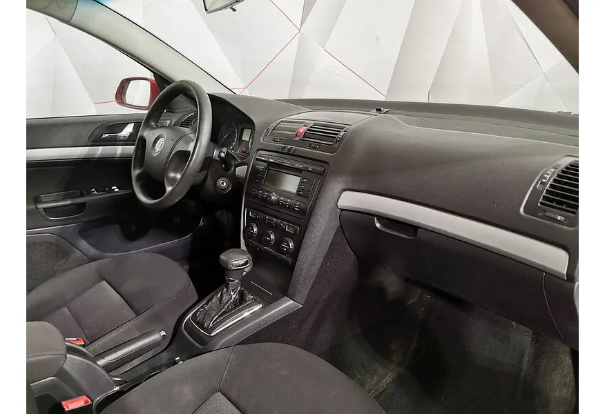 Skoda Octavia 1.6 Tiptronic (102 л.с.) Красный в АВИЛОН. Слайд №13