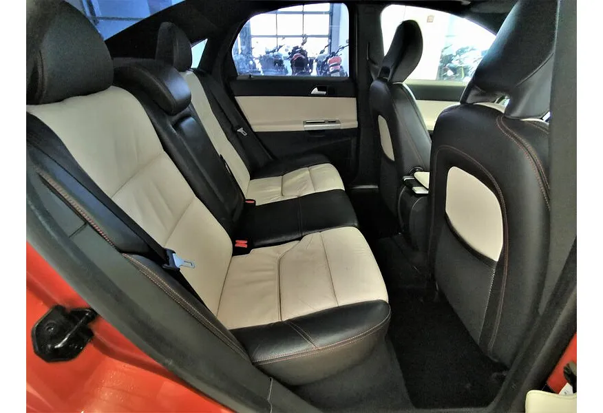 Volvo S40 2.0 Powershift (145 л.с.) Оранжевый в АВИЛОН. Слайд №16