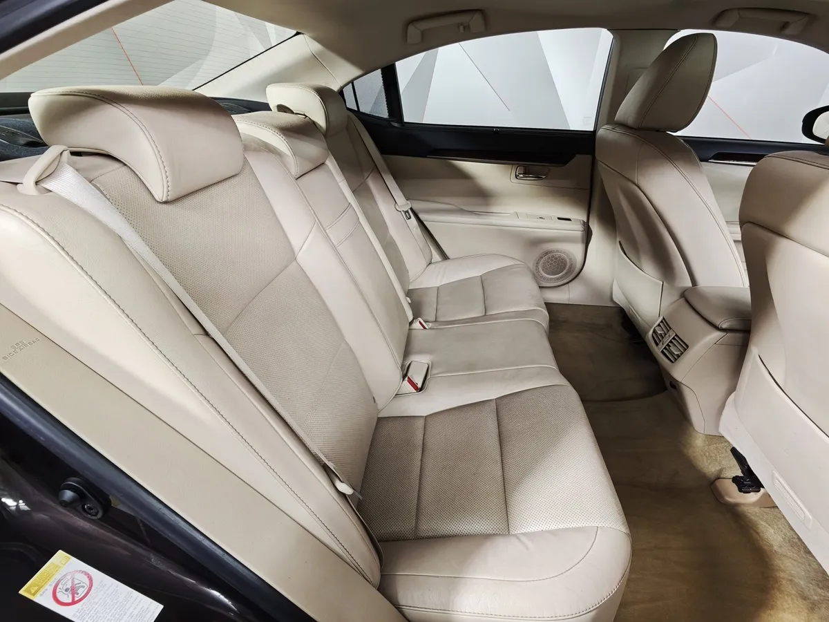 Lexus ES 250 AT (184 л.с.) Comfort Коричневый в АВИЛОН. Слайд №15