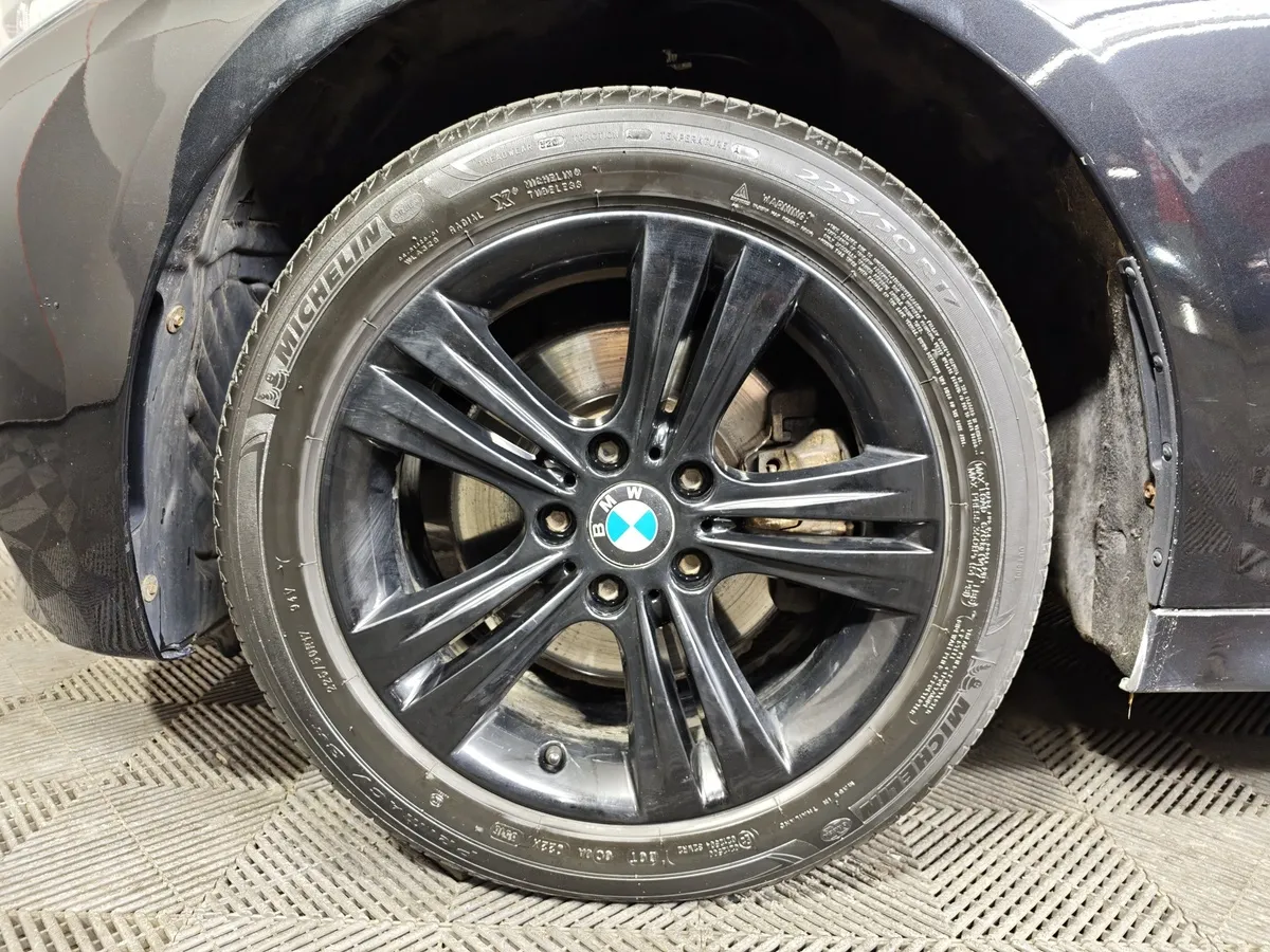 BMW 3 серия 328i xDrive AT (245 л.с.) Черный в АВИЛОН. Слайд №7