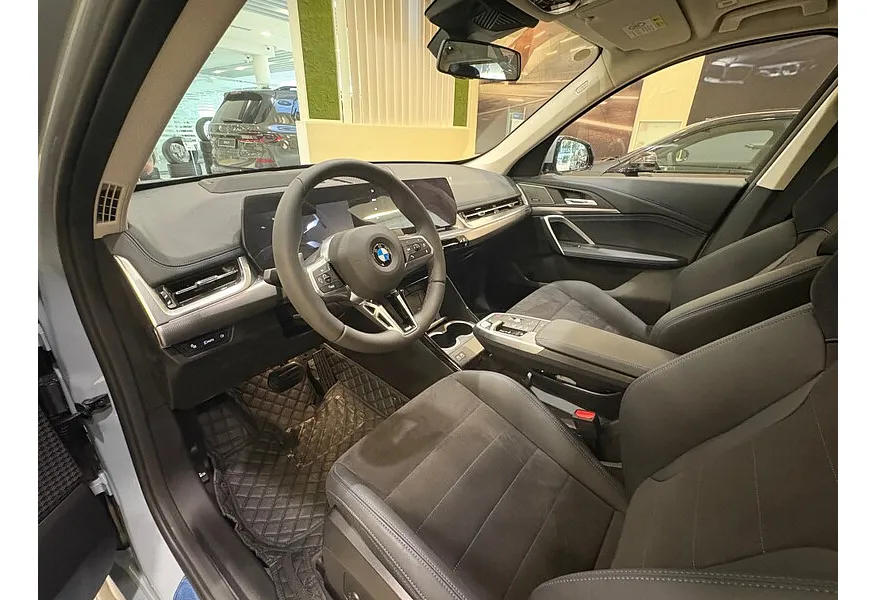 BMW X1 xDrive25 Li (204 л.с.) Серый в АВИЛОН. Слайд №7