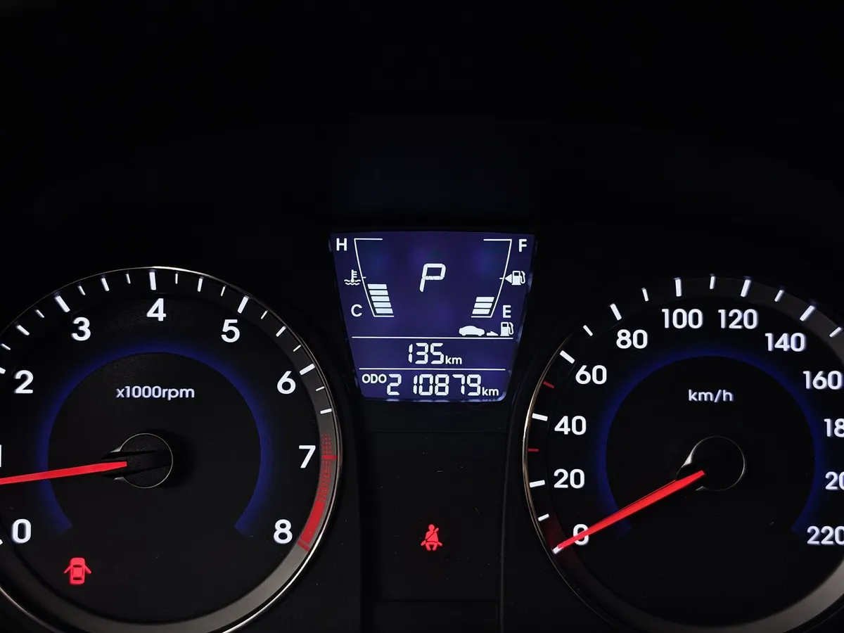 Hyundai Solaris 1.6 AT (123 л.с.) Active Фиолетовый в АВИЛОН. Слайд №17