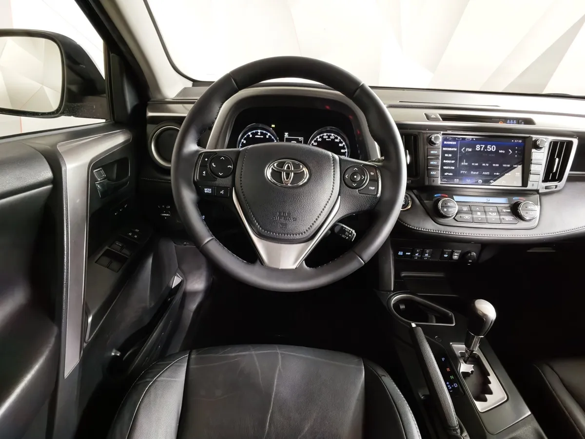 Toyota RAV4 2.5 AT 4WD (180 л.с.) Черный в АВИЛОН. Слайд №20