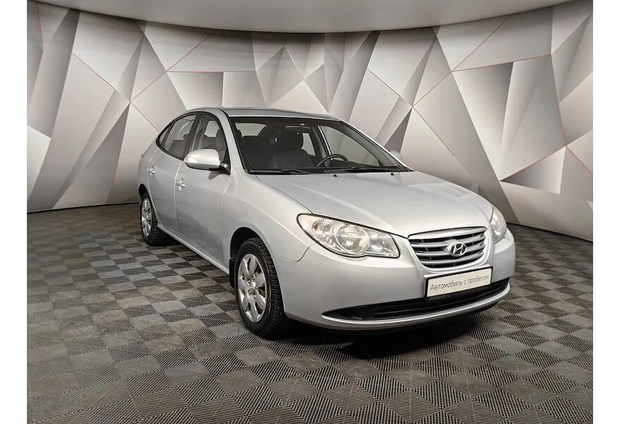 Hyundai Elantra 1.6 MT (122 л.с.) Серебристый в АВИЛОН. Слайд №3