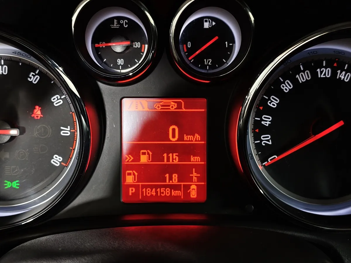 Opel Astra 1.4 Turbo AT (140 л.с.) Enjoy Черный в АВИЛОН. Слайд №16