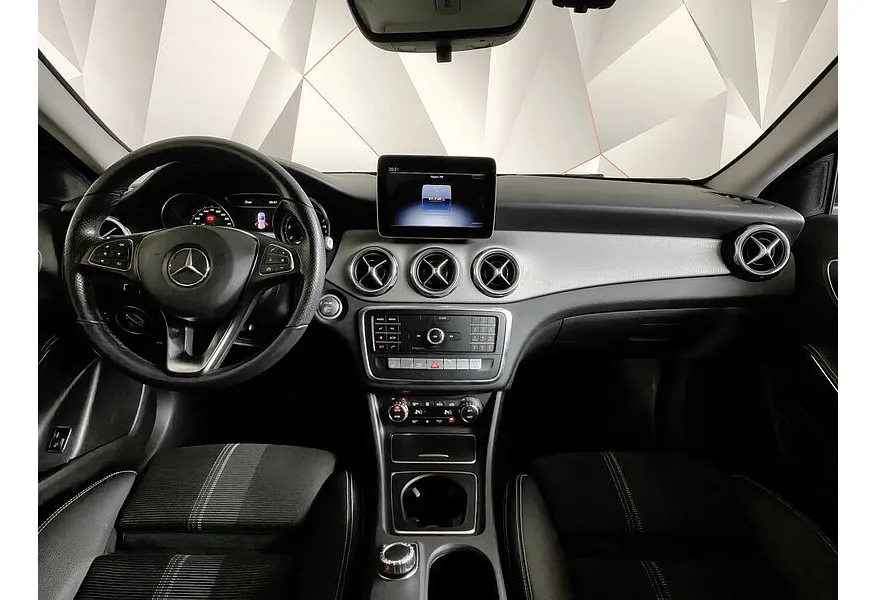 Mercedes-Benz GLA 200 7G-DCT (150 л.с.) Особая серия Серый в АВИЛОН. Слайд №14