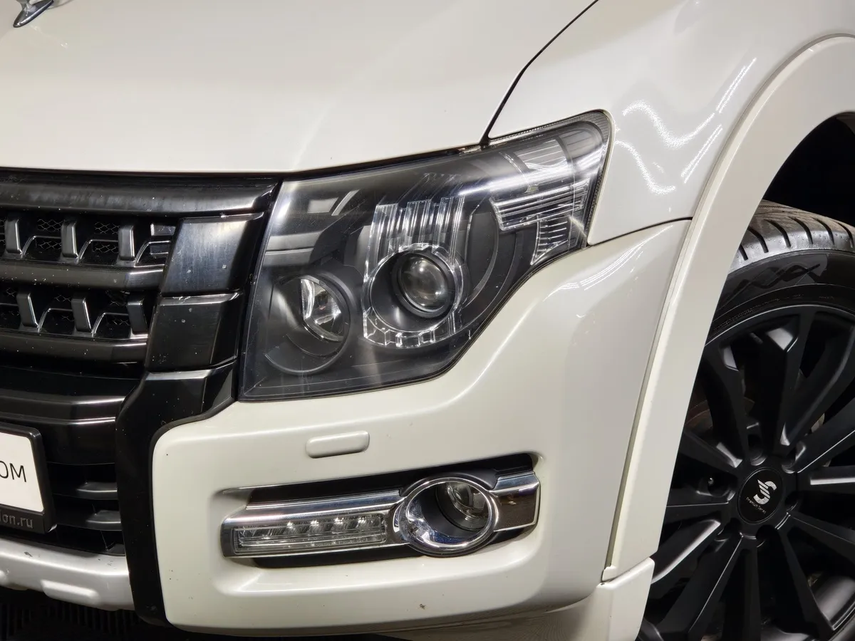 Mitsubishi Pajero 3.8 AT (250 л.с.) Белый в АВИЛОН. Слайд №10