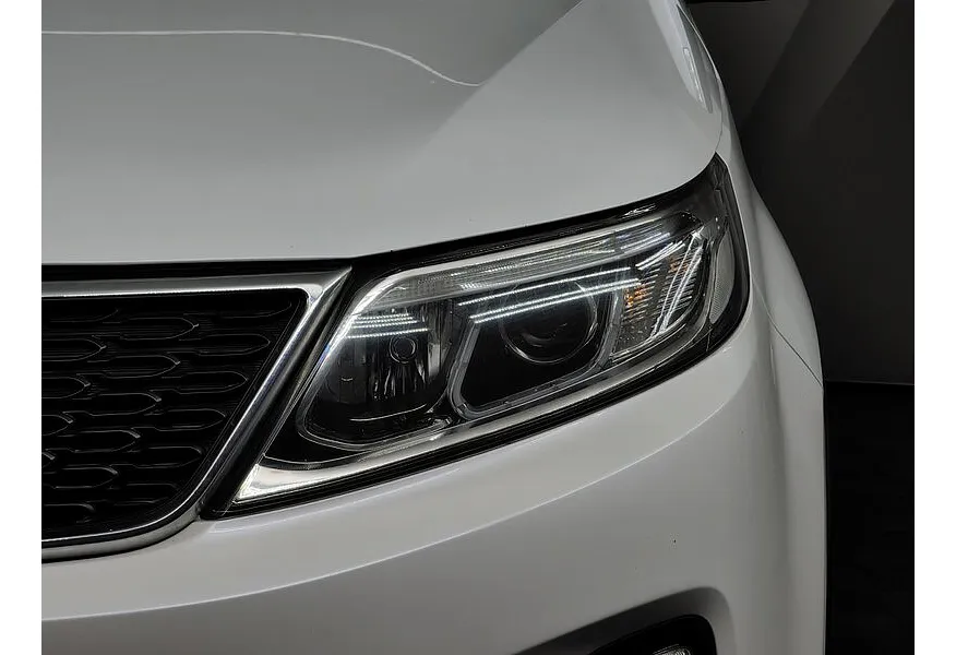 Kia Sorento 2.4 MT 4WD (174 л.с.) Белый в АВИЛОН. Слайд №10