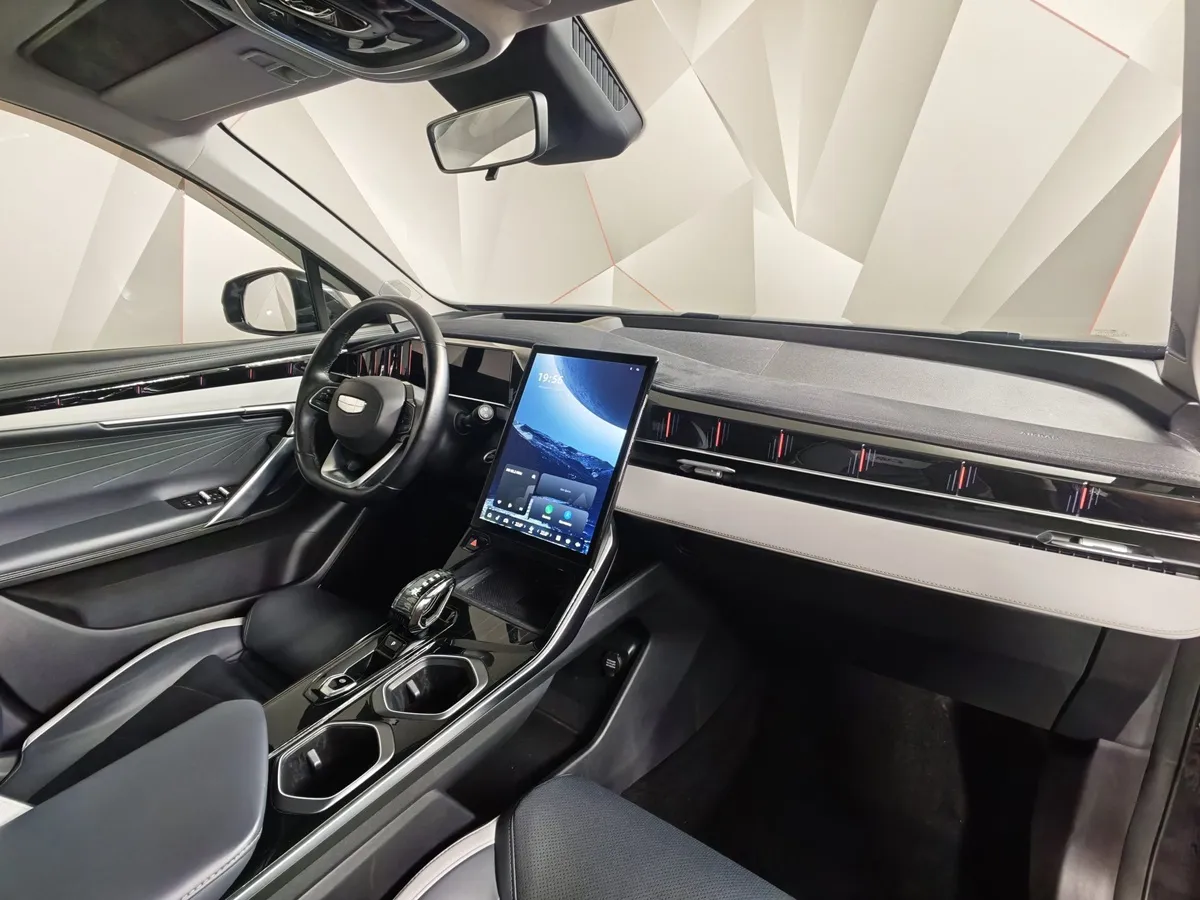 Geely Atlas 2.0T 7DCT 2WD (200 л.с.) Flagship Черный в АВИЛОН. Слайд №12