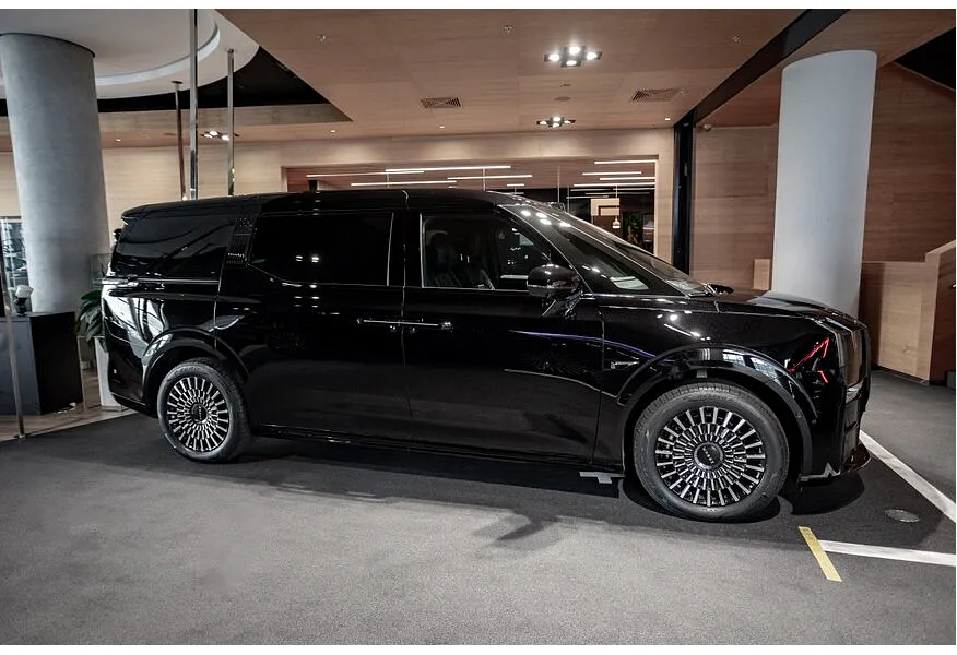 Zeekr 009 AT 4WD (190 л.с.) ME Edition VIP Черный в АВИЛОН. Слайд №2