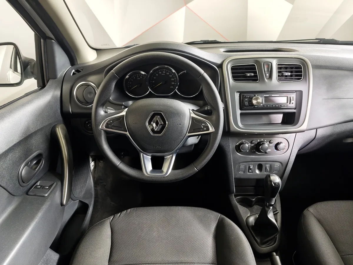 Renault Sandero 1.6 AT (102 л.с.) Белый в АВИЛОН. Слайд №20
