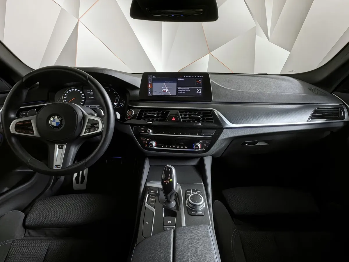 BMW 5 серия 520d xDrive Steptronic (190 л.с.) M Sport Черный в АВИЛОН. Слайд №11