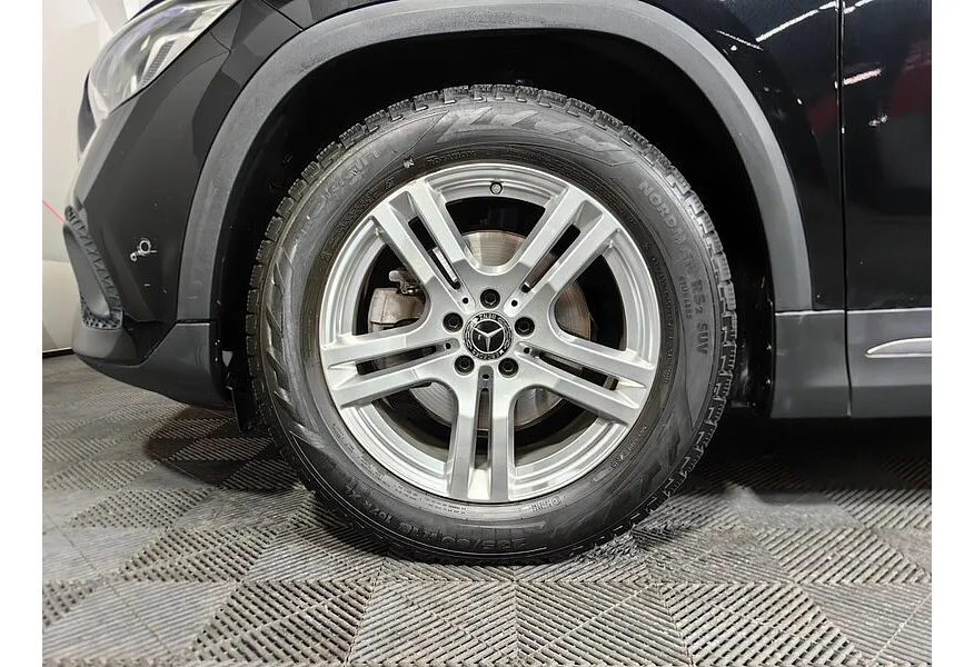 Mercedes-Benz GLA 200 7G-DCT (163 л.с.) Progressive Черный в АВИЛОН. Слайд №9