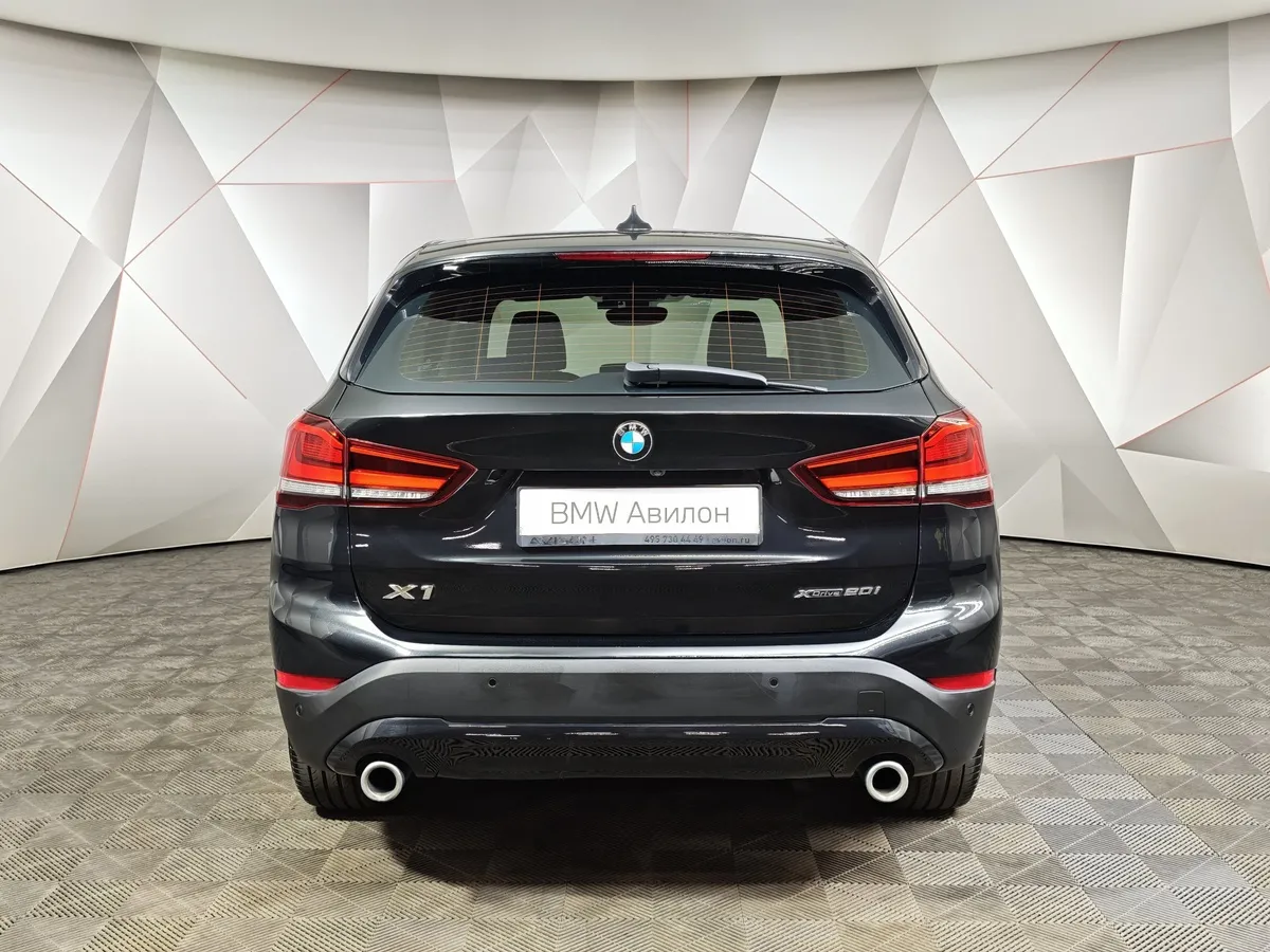 BMW X1 20i xDrive Steptronic AT (192 л.с.) Черный в АВИЛОН. Слайд №4