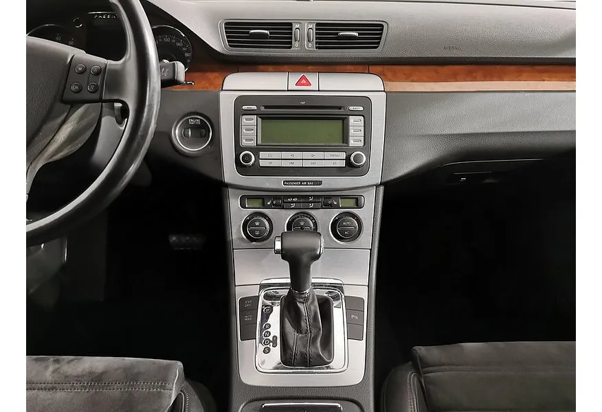 Volkswagen Passat 1.8 TSI AT (160 л.с.) Синий в АВИЛОН. Слайд №15