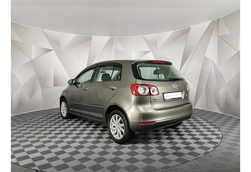 Volkswagen Golf 1.6 MT (102 л.с.) Trendline Коричневый в АВИЛОН. Слайд №4