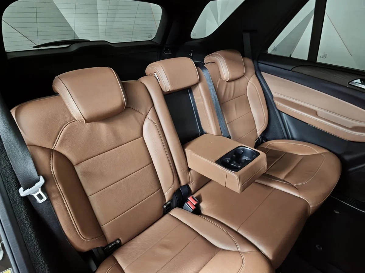 Mercedes-Benz GLE 300 d 4MATIC 7G-TRONIC (245 л.с.) Особая серия Коричневый в АВИЛОН. Слайд №15