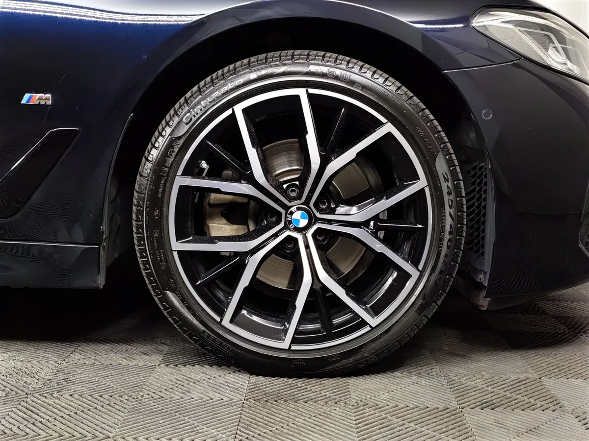 BMW 5 серия 520d xDrive Steptronic (190 л.с.) M Sport Черный в АВИЛОН. Слайд №7