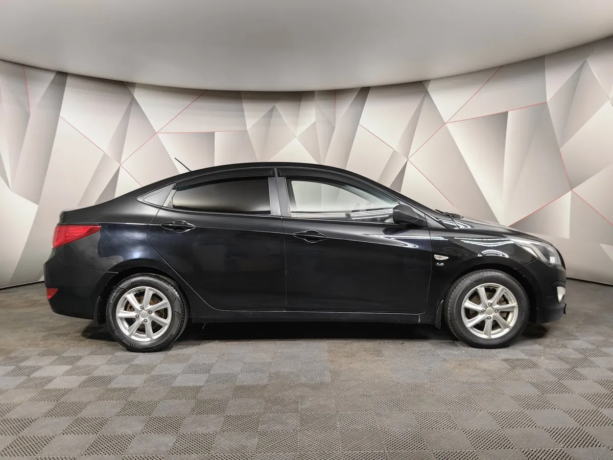 Hyundai Solaris 1.6 AT (123 л.с.) Comfort Черный в АВИЛОН. Слайд №6
