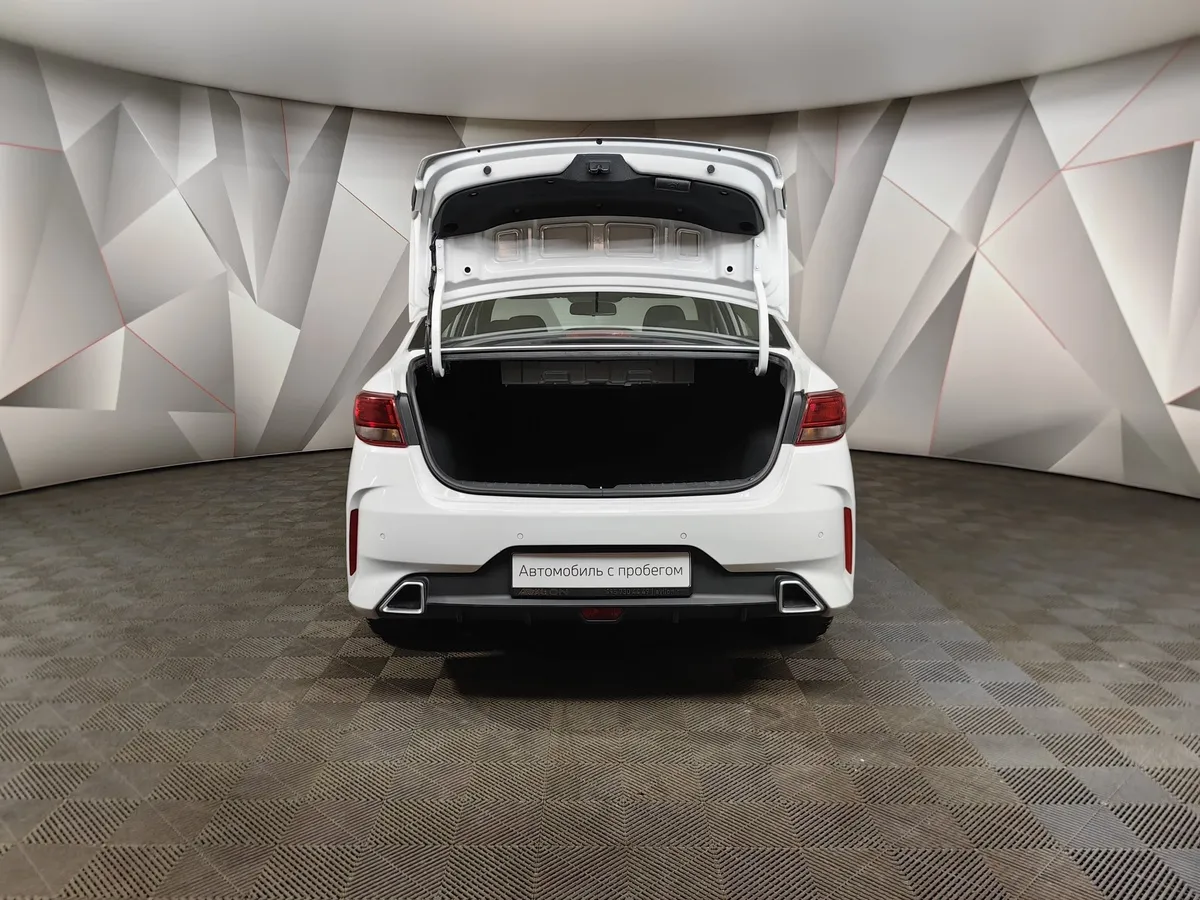 Kia Rio 1.6 AT (123 л.с.) Luxe Белый в АВИЛОН. Слайд №12