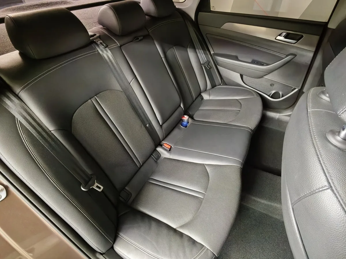 Hyundai Sonata 2.0 MPI (150 л.с.) Business Бежевый в АВИЛОН. Слайд №16
