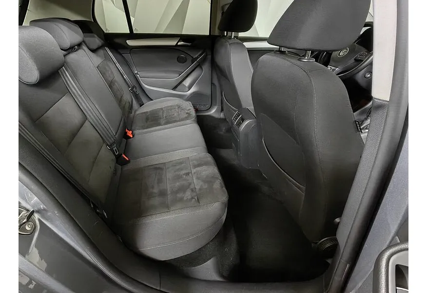 Volkswagen Golf 1.4 TSI DSG (122 л.с.) Highline Серый в АВИЛОН. Слайд №15