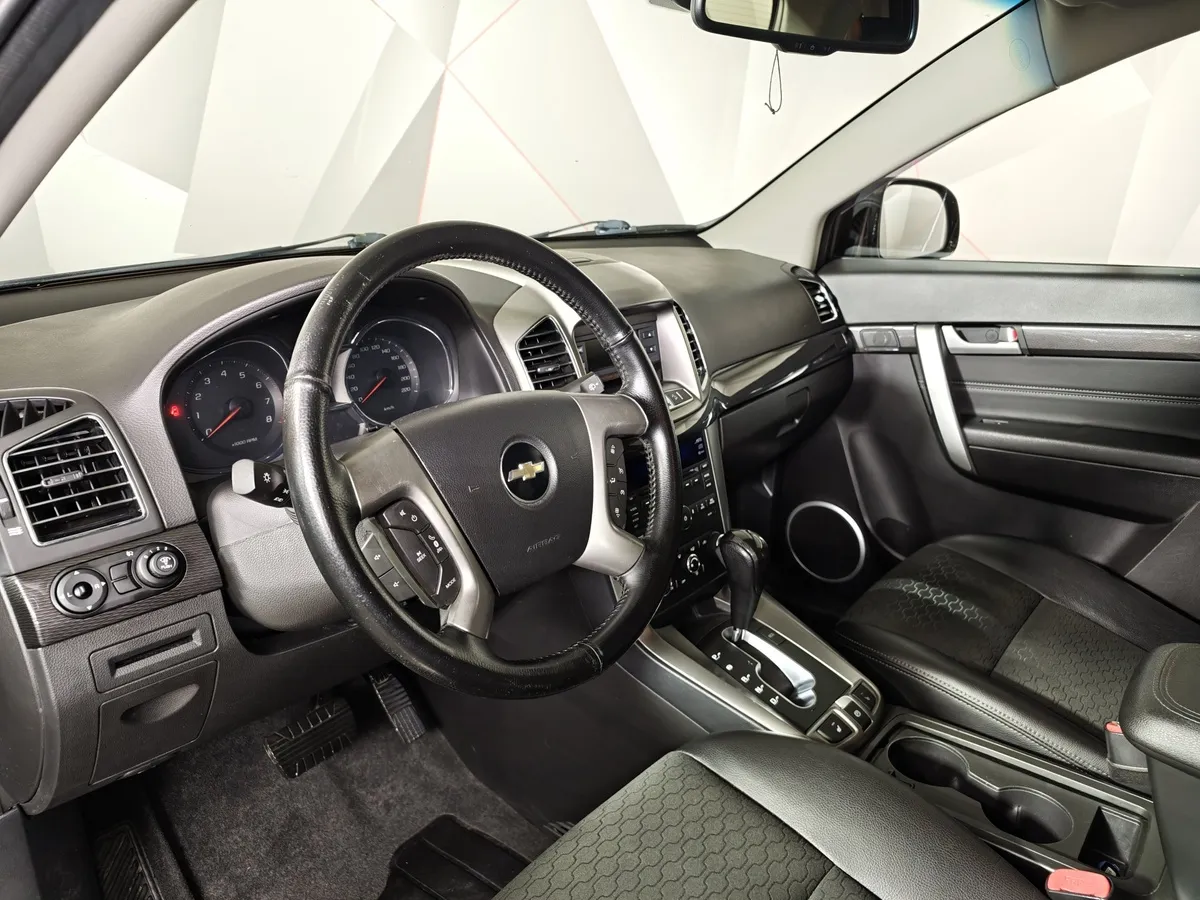 Chevrolet Captiva 2.4 AT (5 мест) (167 л.с.) LT Коричневый в АВИЛОН. Слайд №18