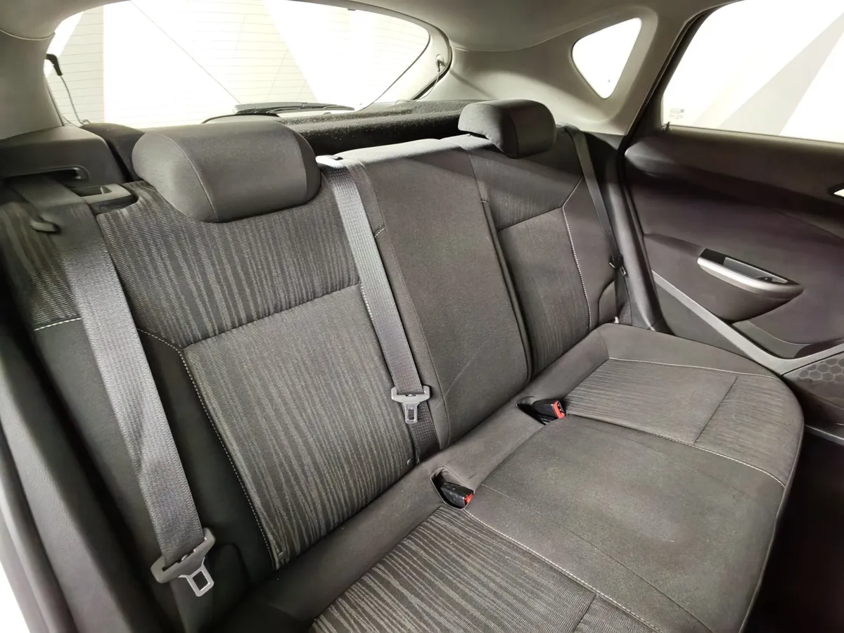 Opel Astra 1.6 AT (115 л.с.) Белый в АВИЛОН. Слайд №14