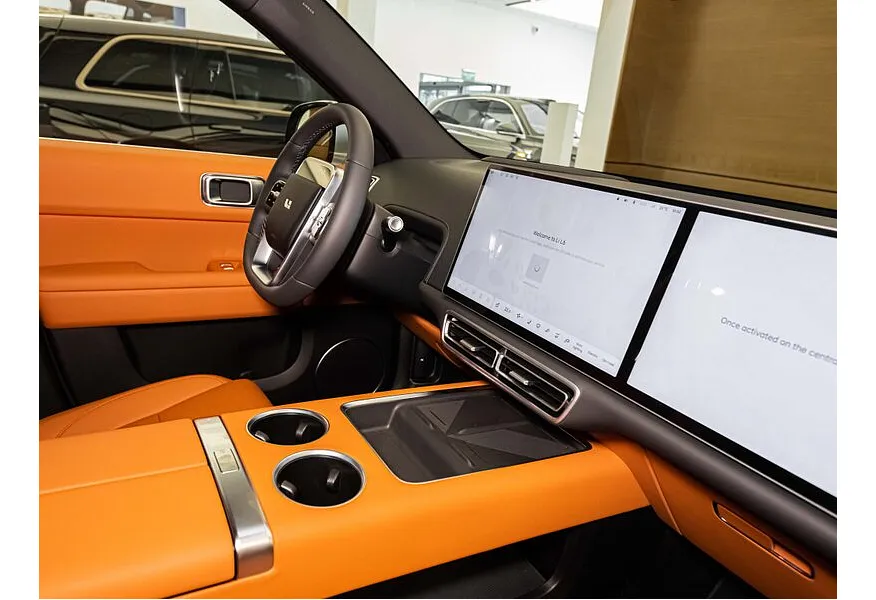 Li Auto L6 1.5 AT 4WD (150 л.с.) Max Серебристый в АВИЛОН. Слайд №11