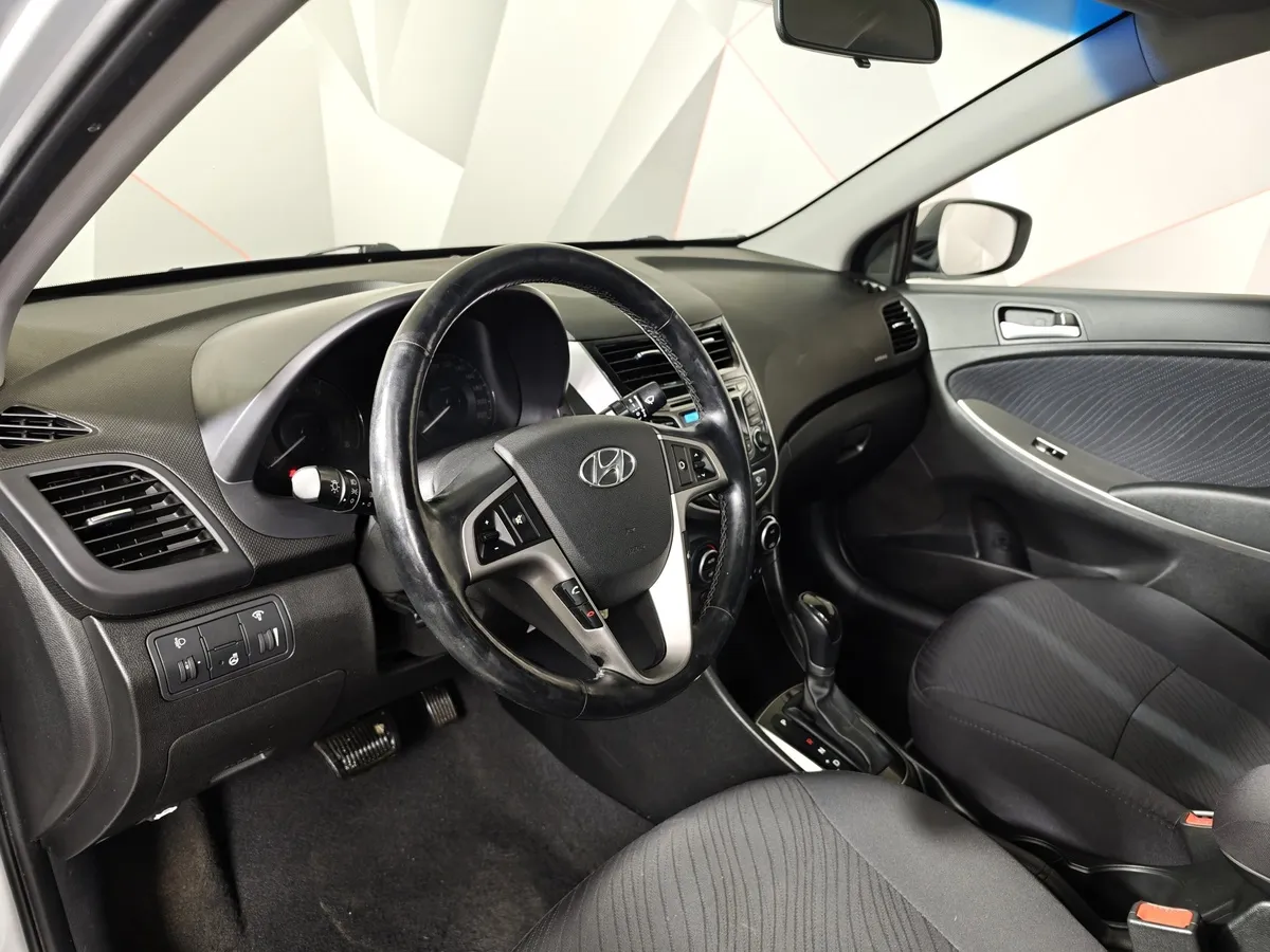 Hyundai Solaris 1.6 AT (123 л.с.) Elegance Серебристый в АВИЛОН. Слайд №19