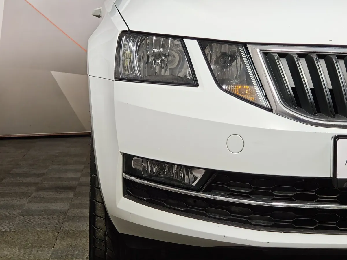 Skoda Octavia 1.6 MPI MT (110 л.с.) Белый в АВИЛОН. Слайд №10