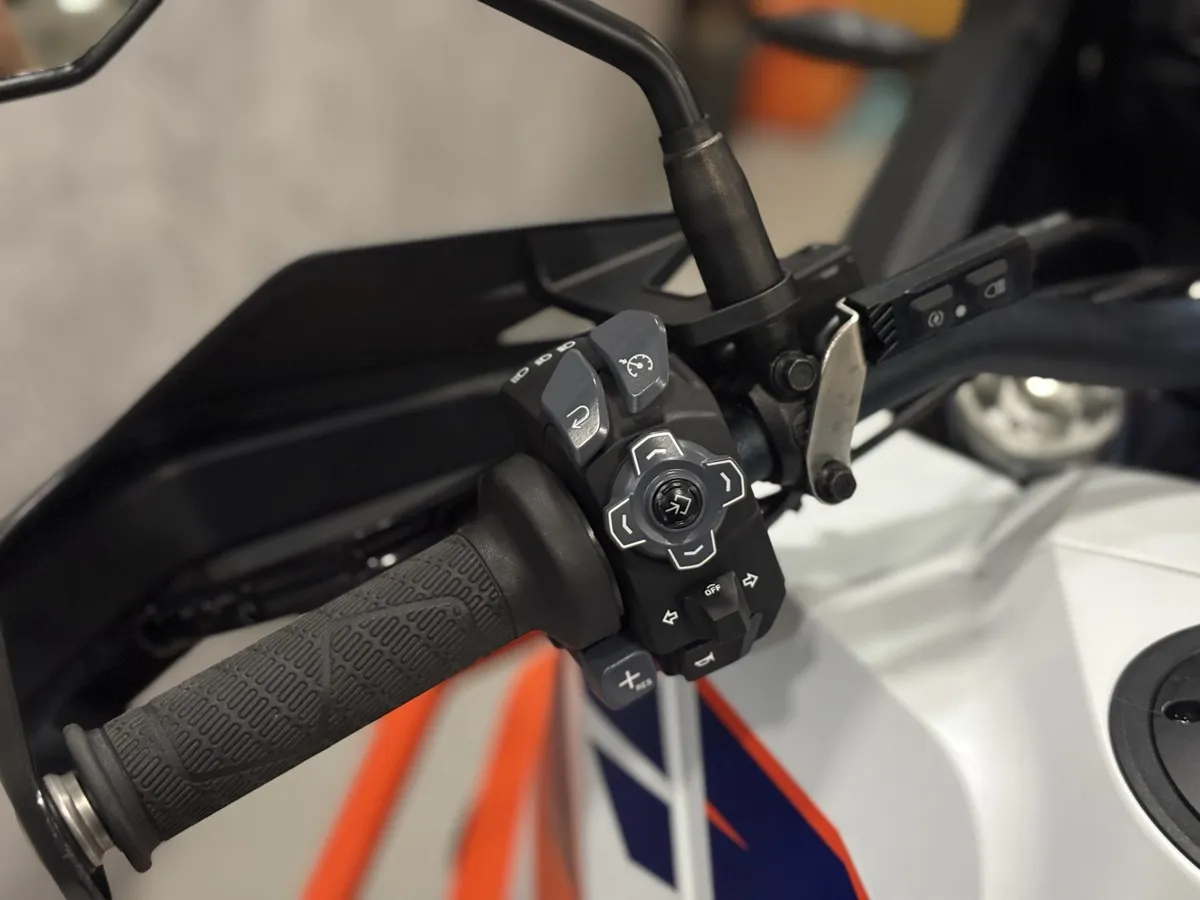 KTM 1290 1290 Super Adventure 1301 см³ (160) 1301 Белый в АВИЛОН. Слайд №9