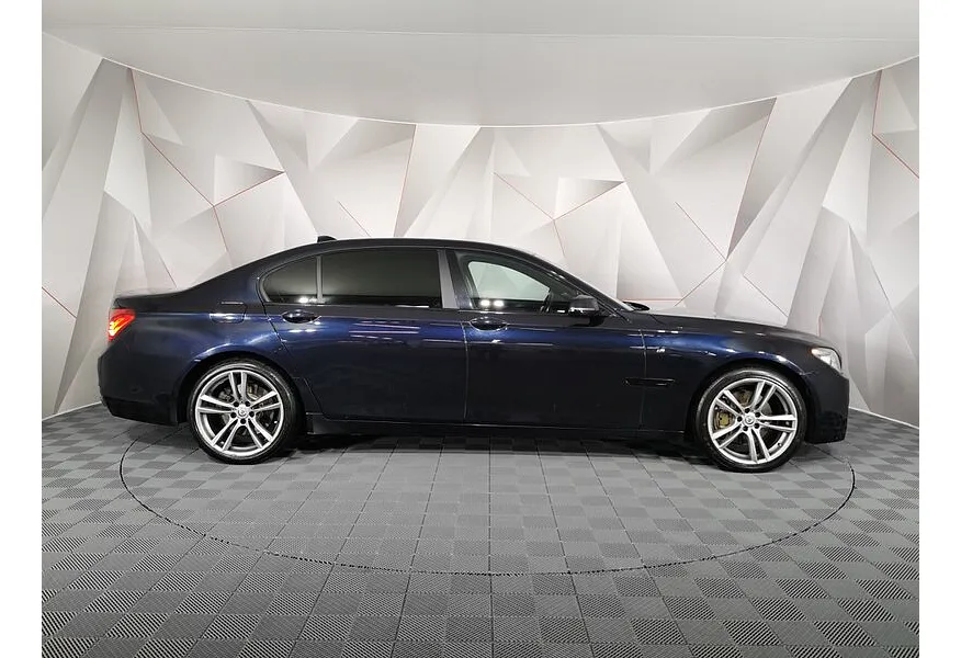 АВИЛОН - BMW 7 серия 740i AT (320 л.с.) Черный - slide 2