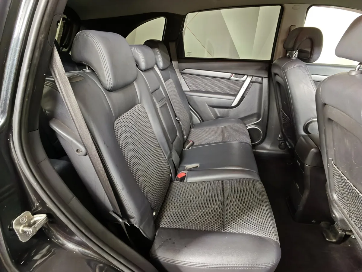 Chevrolet Captiva 3.2 AT 5 мест (230 л.с.) Черный в АВИЛОН. Слайд №14