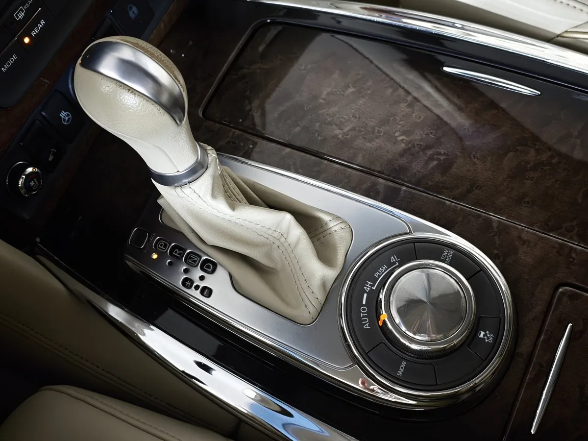 Infiniti QX-Series QX56 AT (405 л.с.) Черный в АВИЛОН. Слайд №21