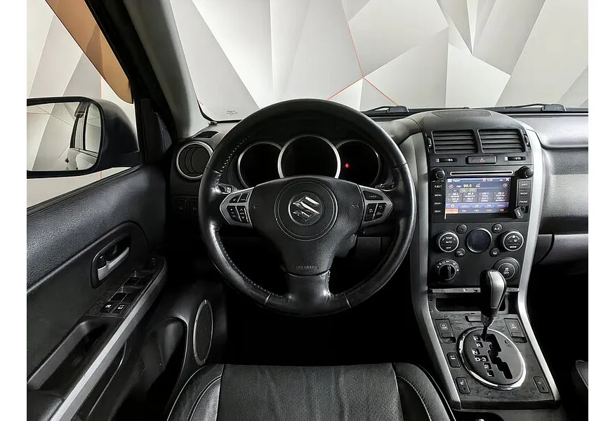 Suzuki Grand Vitara 2.4 AT (169 л.с.) Черный в АВИЛОН. Слайд №18 Suzuki Grand Vitara 2.4 AT (169 л.с.) Черный в АВИЛОН. Слайд №18