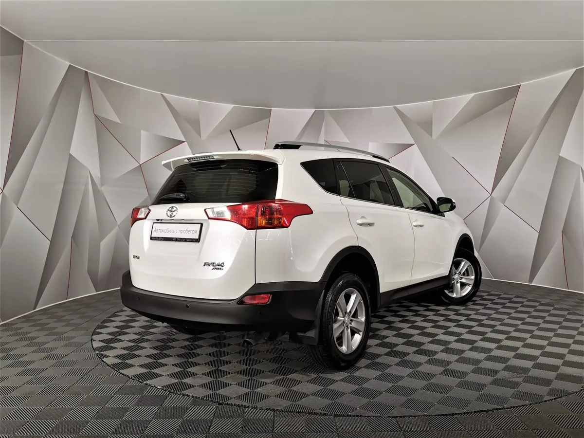 Toyota RAV4 2.0 CVT (148 л.с.) Стандарт Белый в АВИЛОН. Слайд №2