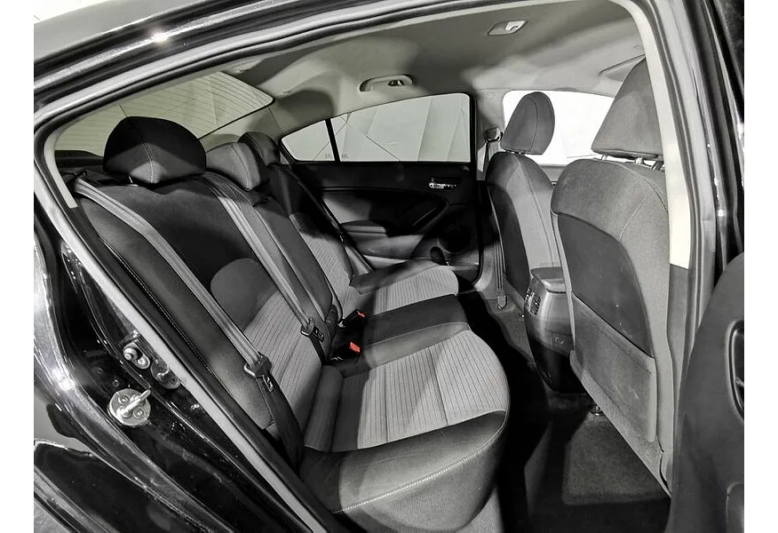 Kia Cerato 2.0 AT (150 л.с.) Черный в АВИЛОН. Слайд №17