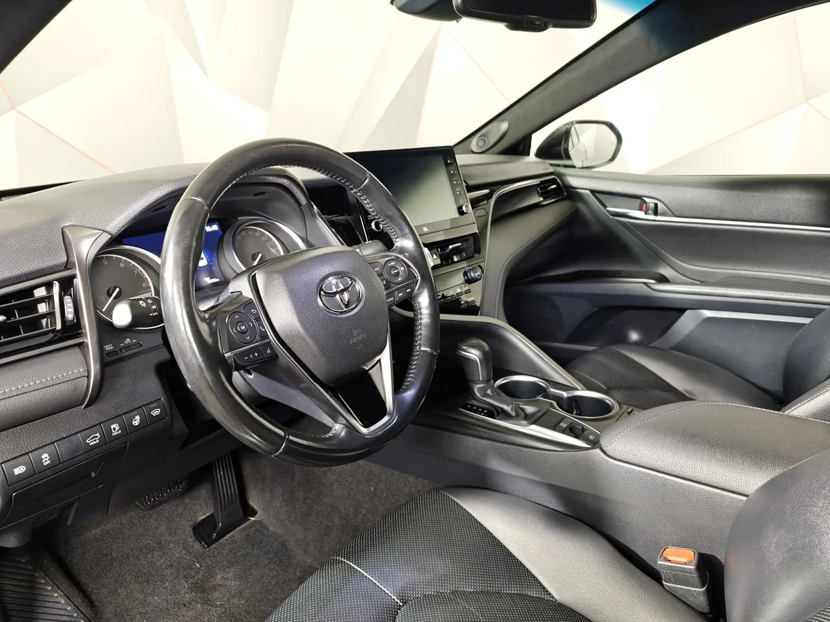Toyota Camry 2.5 AT (200 л.с.) Черный в АВИЛОН. Слайд №19