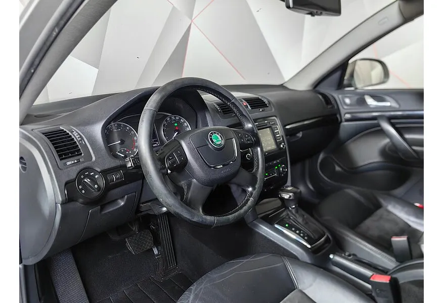 Skoda Octavia 2.0 TDI DSG (140 л.с.) Серый в АВИЛОН. Слайд №16
