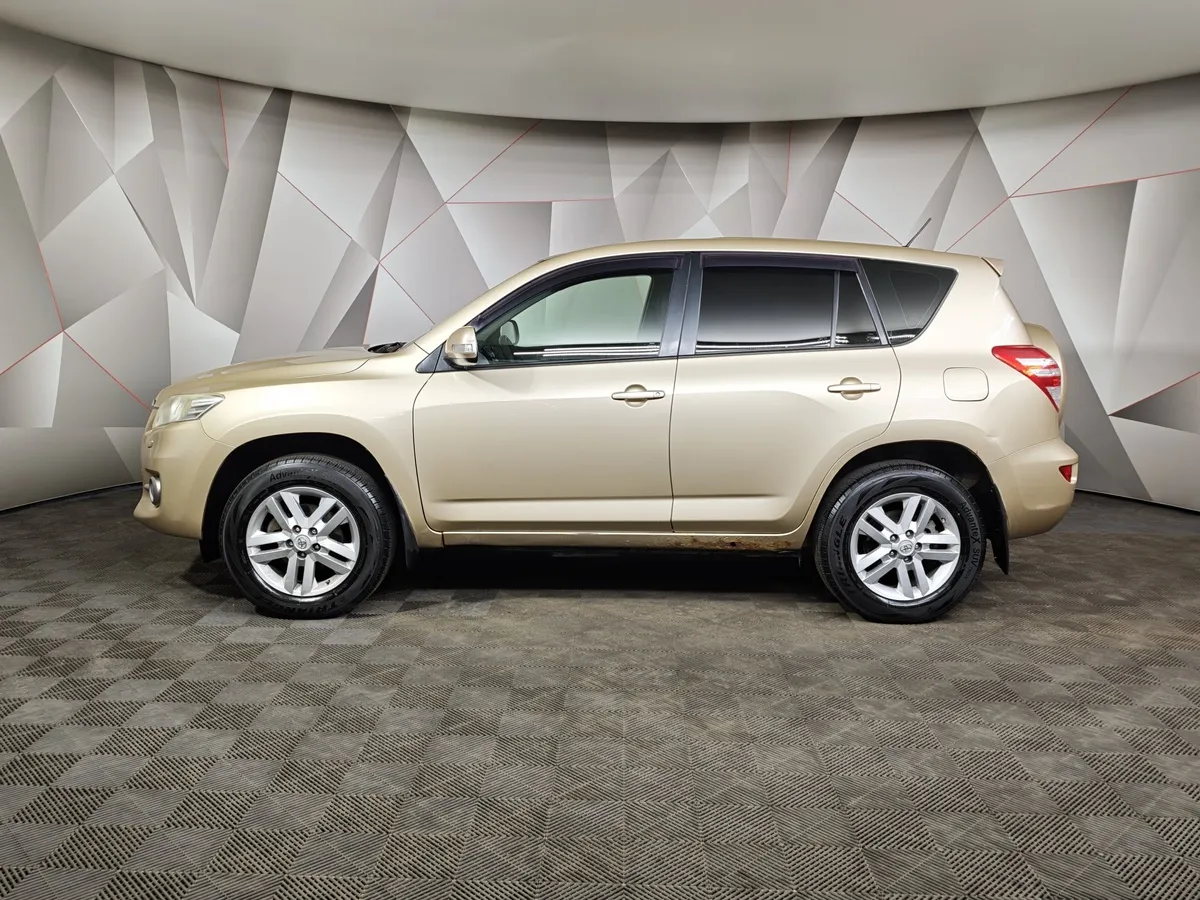 Toyota RAV4 2.0 MT FWD (158 л.с.) Бежевый в АВИЛОН. Слайд №5