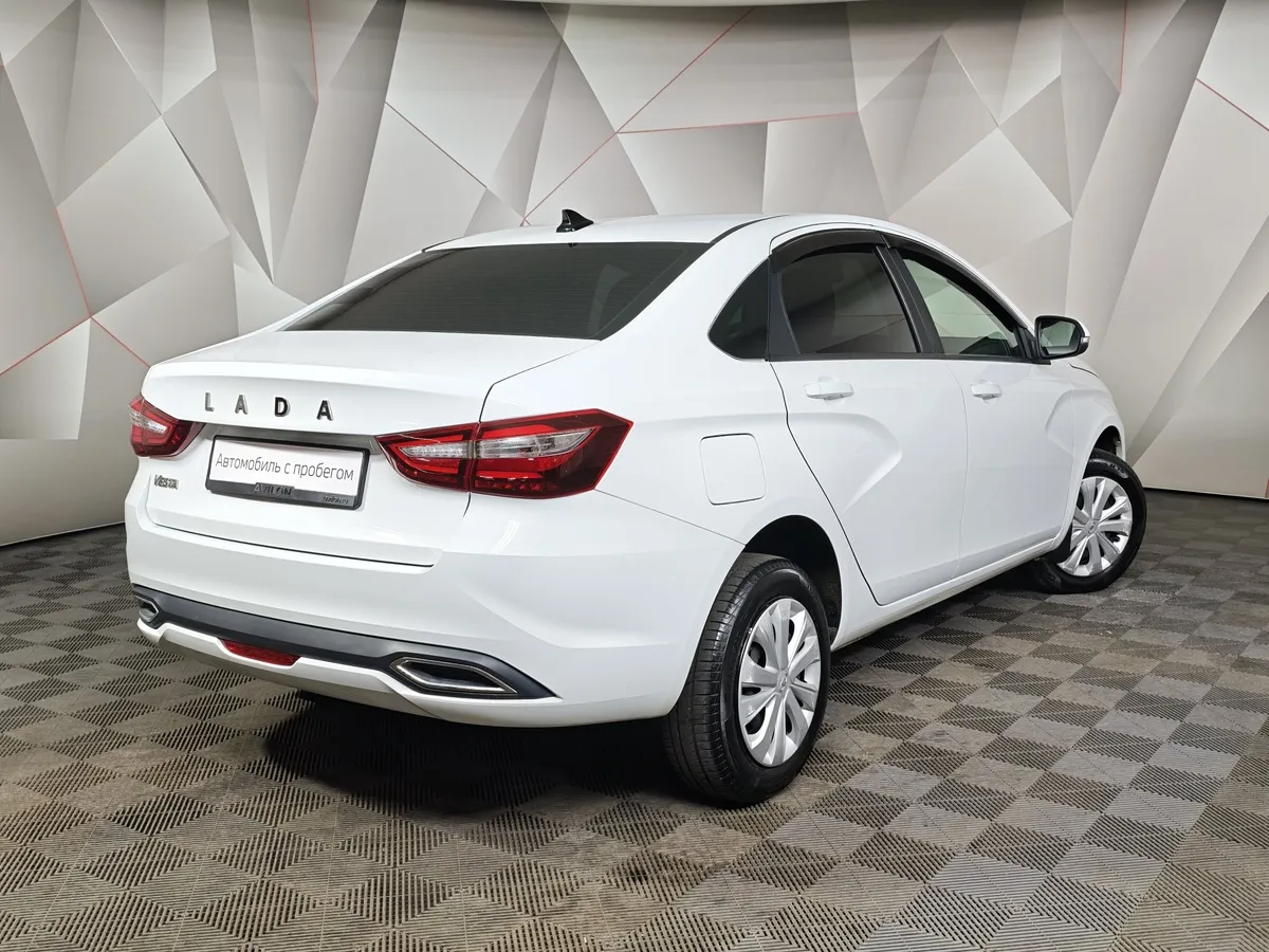 ВАЗ (Lada) Vesta 1.6 MT (106 л.с.) Белый в АВИЛОН. Слайд №2