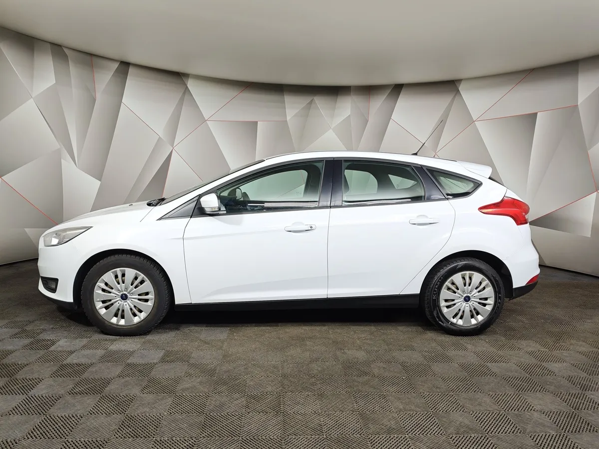 Ford Focus 1.6 PowerShift (105 л.с.) Trend Белый в АВИЛОН. Слайд №5