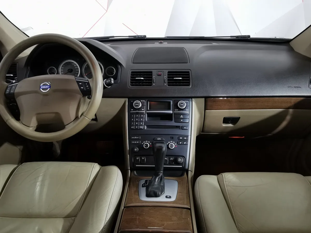 Volvo XC90 2.5 T5 Geartronic AWD (5 мест) (210 л.с.) Коричневый в АВИЛОН. Слайд №13