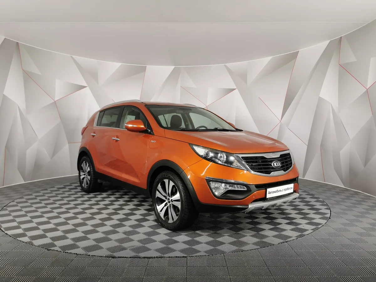 Kia Sportage 2.0 AT 4WD (150 л.с.) Luxe Оранжевый в АВИЛОН. Слайд №3