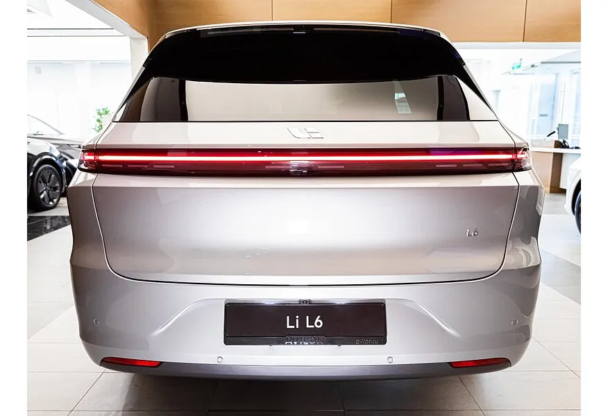Li Auto L6 1.5 AT 4WD (150 л.с.) Max Серебристый в АВИЛОН. Слайд №4